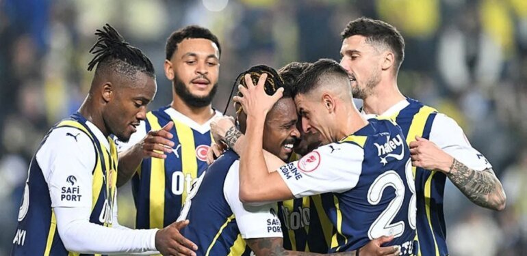 Son dakika: Fenerbahçe Adanaspor’u 6 golle geçti! Kanarya son 16 turunda…