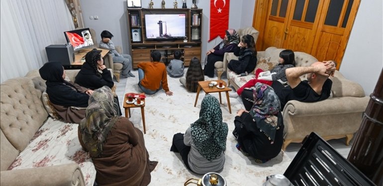 Vatandaşlar Türkiye’nin ilk insanlı uzay görevini heyecanla takip etti