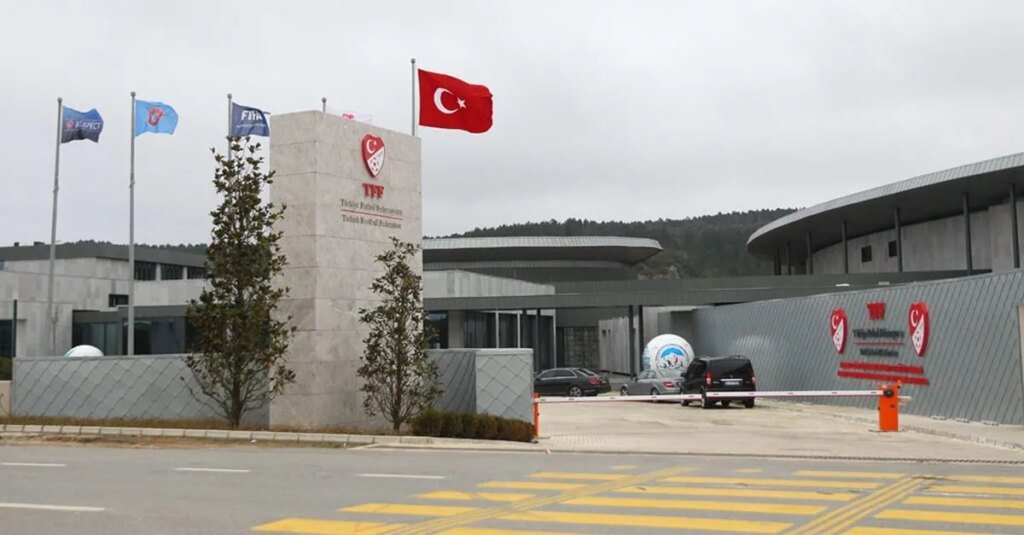 PFDK'dan Galatasaray ve Fenerbahçe'ye ceza