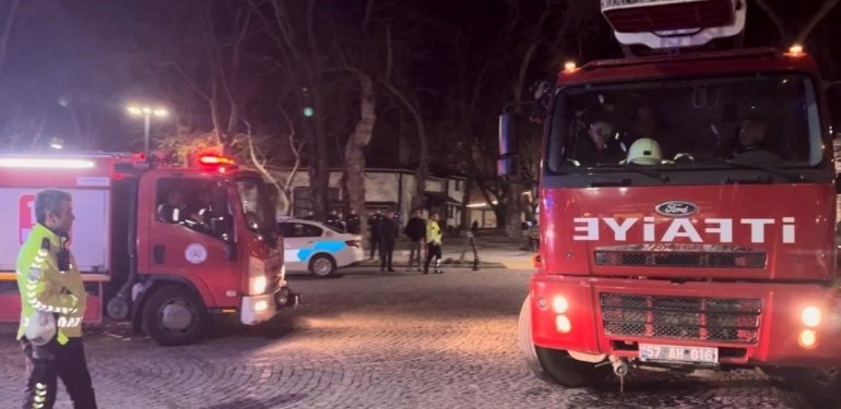 Apartman boşluğuna atılan sigara yangına neden oldu