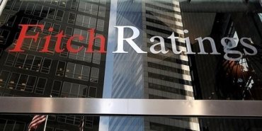 Fitch’ten merkez bankalarının faiz indirimlerinin sert olmayacağı tahmini