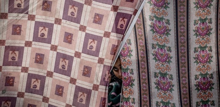 Gazze Şeridi’nde çadır kentlerdeki zor koşullarda Kur’an ve hafızlık eğitimi devam ediyor