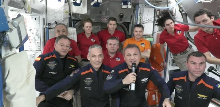 İlk Türk astronot Alper Gezeravcı, istasyondaki karşılama töreninde konuştu