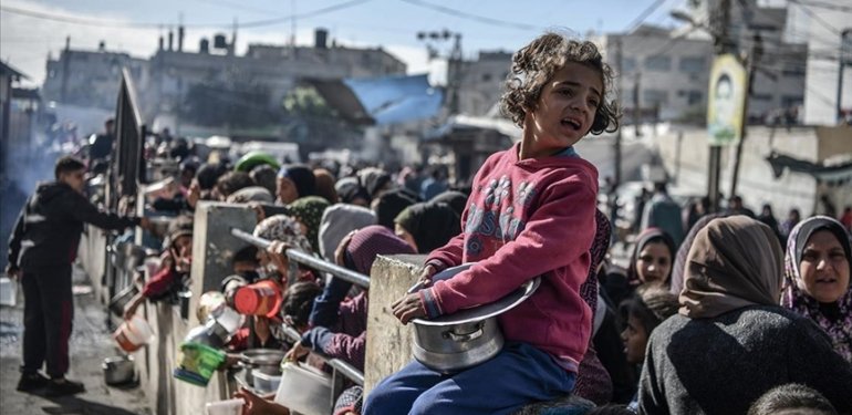 Filistin Kızılayı: Gazze Şeridi’nin kuzeyinde 800 bin Filistinli temel ihtiyaçlardan yoksun