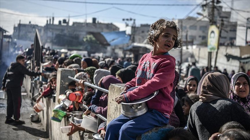 Filistin Kızılayı: Gazze Şeridi’nin kuzeyinde 800 bin Filistinli temel ihtiyaçlardan yoksun