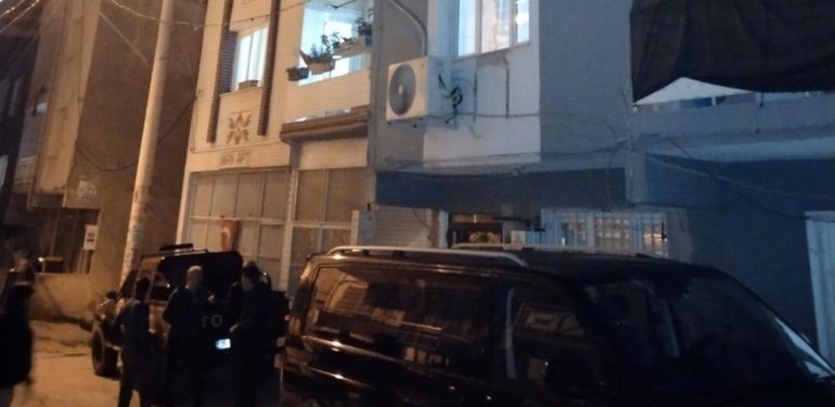 Tartıştığı babasını bıçakla öldürdü: Polise ihbarda bulundu