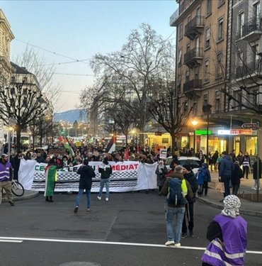 Cenevre’de 10 binden fazla kişi soğuk havaya rağmen Filistin için yürüdü