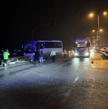 Edirne’de polis servis aracıyla otobüs çarpıştı: 11 kişi yaralandı