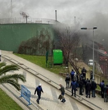 Çengelköy’de katlı otoparkta yangın
