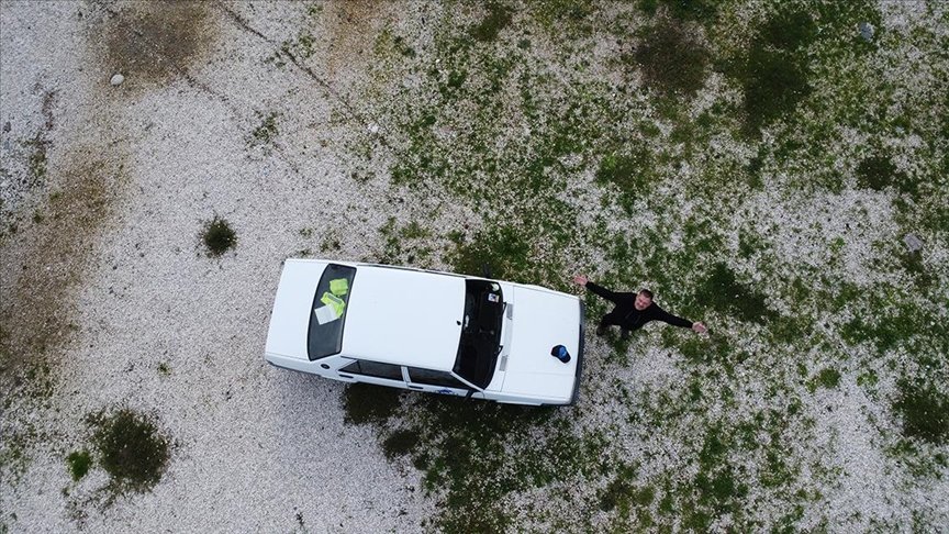 Alman Matthias’ın “Şahin” aşkı görenleri gülümsetiyor