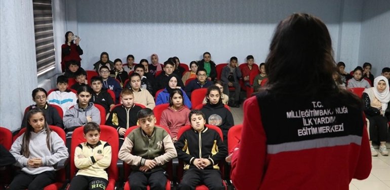 Gaziantep’te okullarda verilen ilk yardım eğitimi 20 öğrencinin hayatını kurtardı