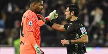 İtalya’da ırkçılık skandalı: Udinese-Milan maçı durdu