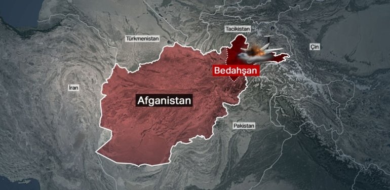 Afganistan’da uçak düştü