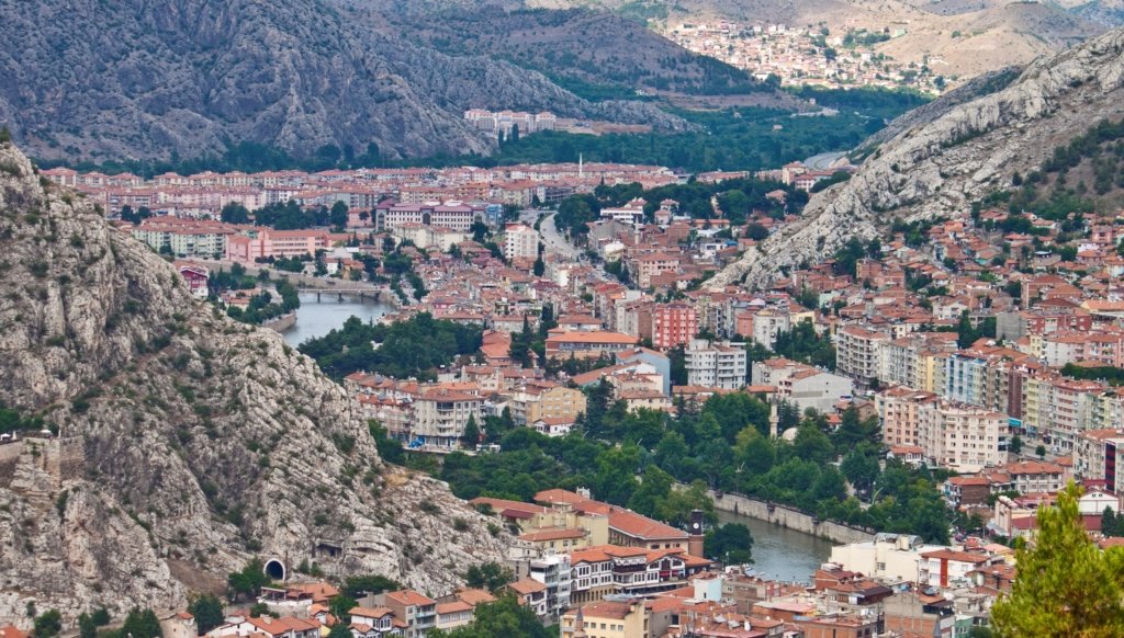 Amasya’da aracında uyuşturucu bulunan zanlı tutuklandı