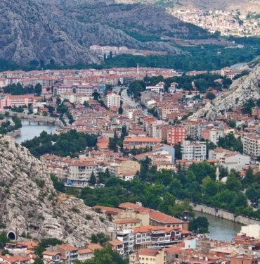 Amasya’da aracında uyuşturucu bulunan zanlı tutuklandı