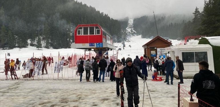 Yıldıztepe Kayak Merkezi’nde tatil yoğunluğu başladı