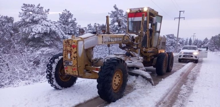 Edirne’nin köylerinde karla mücadele devam ediyor