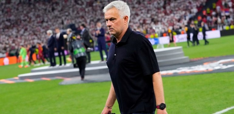 Napoli’den Jose Mourinho hamlesi