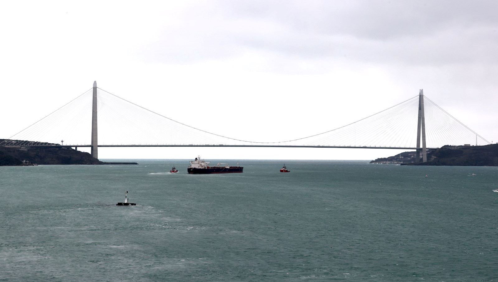 İstanbul Boğazı’nda gemi trafiği yeniden açıldı