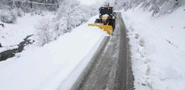 Bilecik’te kar yağışı: 24 köyün yolu kapandı
