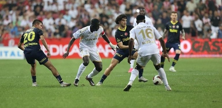 Fenerbahçe, Samsunspor’u konuk ediyor (İlk 11’ler belli oldu)