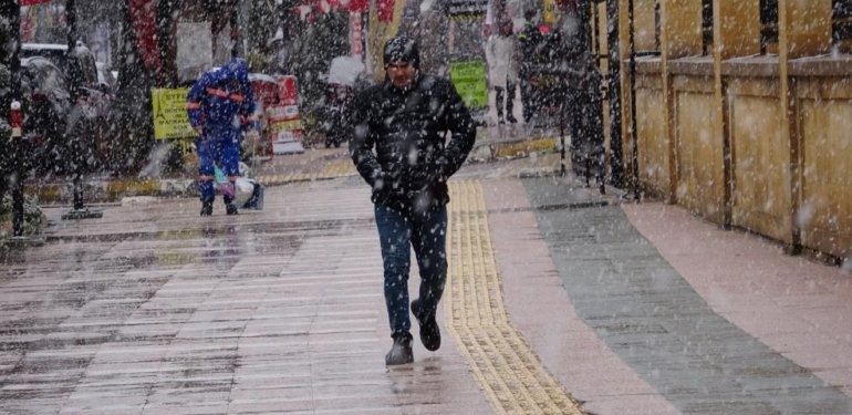 Yozgat’ta kar yağışı etkili oldu