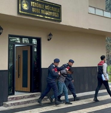 Yurda kaçak girmeye çalışan terör örgütü üyesi yakalandı