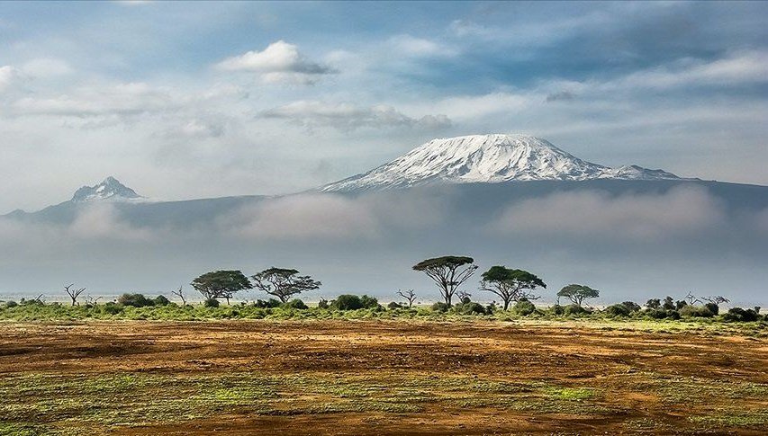 12 yaşındaki çocuk Afrika’nın en yüksek zirvesine tırmandı