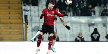 Rebic’e Santos desteği