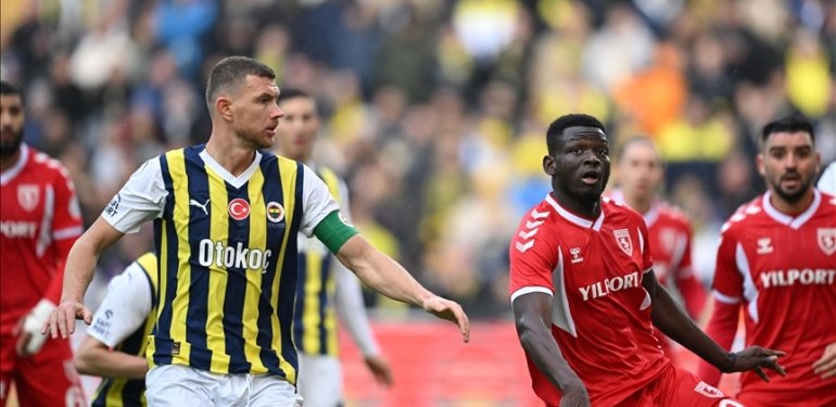 Fenerbahçe’den zirve yarışında kritik puan kaybı