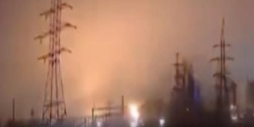 Rusya’da petrol rafinerisinde patlama anı kamerada
