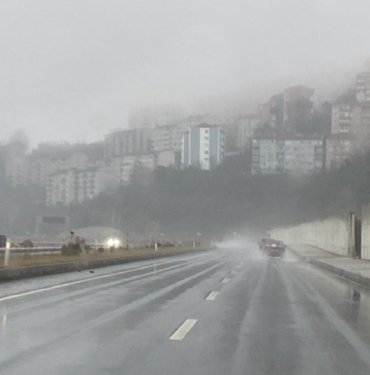 Zonguldak’ta sis ve yağmur etkili oldu