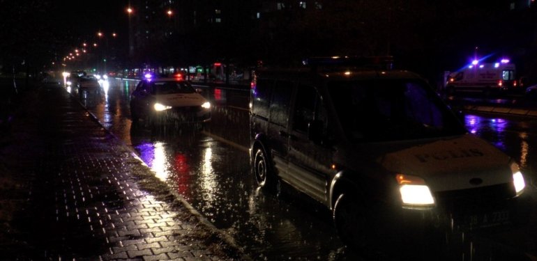 Kayseri’de hafif ticari aracın çarptığı yaşlı kadın hayatını kaybetti