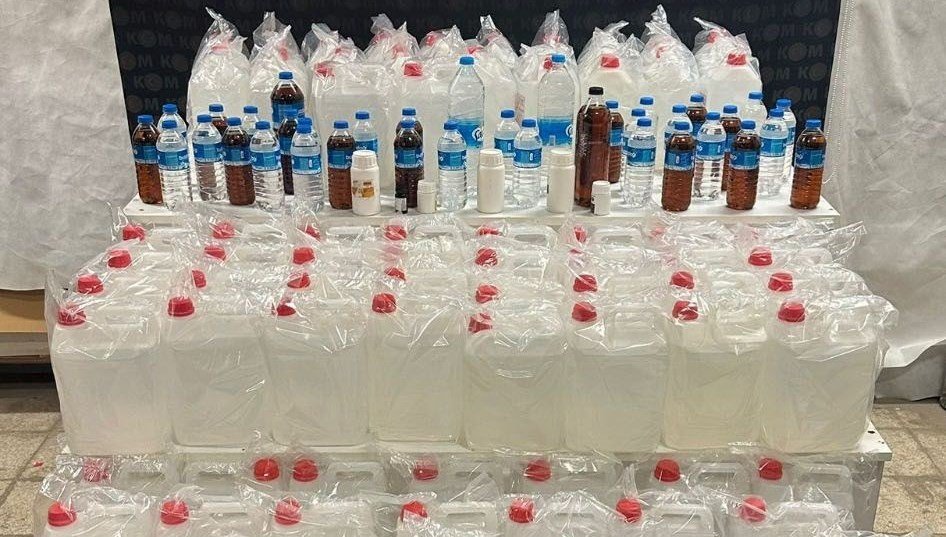 Samsun’da kaçak alkol opreasyonu: 1 ton 56 litre etil alkol ele geçirildi