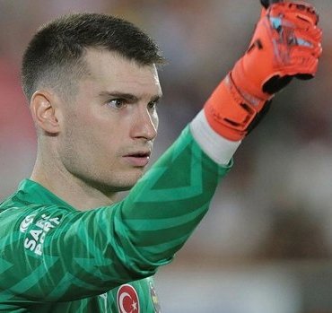 Livakovic’ten yine hata!