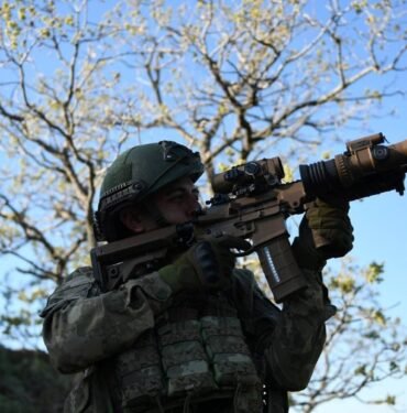 SON DAKİKA | MSB: Taciz ateşi açan 14 PKK/YPG’li terörist etkisiz hale getirildi