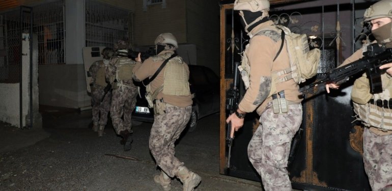 Mersin’de kaçakçılık operasyonu: 13 gözaltı
