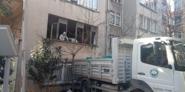 Emekli öğretmenin cesedi bulunduğu evden 10 kamyonet çöp çıktı