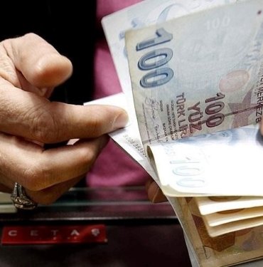 Emekli maaş farkları yattı mı? Emekliye ek zam farkı ne zaman yatırılacak, Meclis’ten geçti mi? SGK emekli sandığı (4C) maaş farklarının ödeneceği tarihi açıkladı