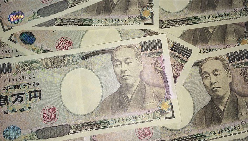 Japonya’dan negatif faize devam kararı