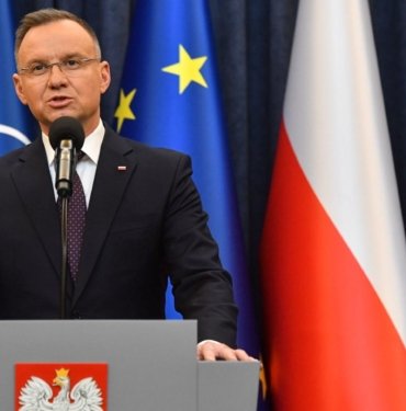 Polonya Cumhurbaşkanı Duda, tutuklanan eski İçişleri Bakanı ve yardımcısı için af çıkardı