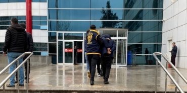 Evden hırsızlık şüphelisi 2 kişi tutuklandı