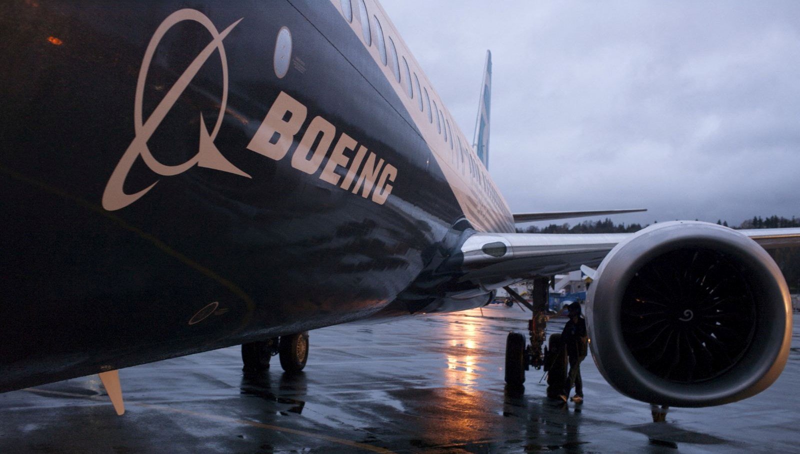 ABD’de Boeing tipi uçaktan yine parça koptu