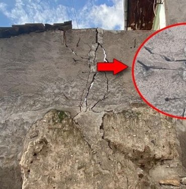 Çatlayan duvarı telle tutturdular