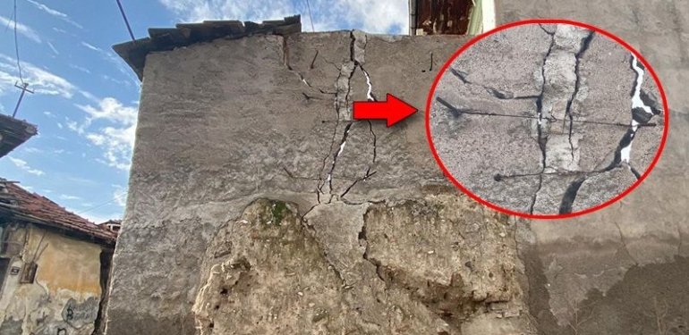 Çatlayan duvarı telle tutturdular