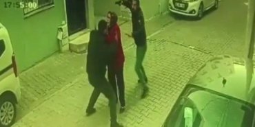 Silahlı kavgada sokaktaki kadını kalkan olarak kullandı