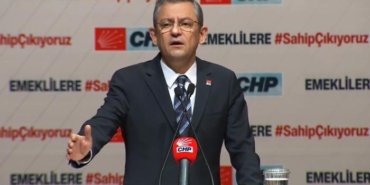 Emekli maaşlarına zamma veryansın etti! CHP lideri Özel: “İlan ettikleri rakamla dalga geçiyorlar”