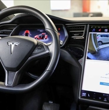 Tesla’dan yeni elektrikli araç planı