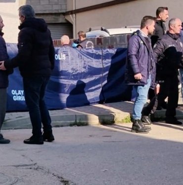 Ara sokakta başından vurulmuş olarak ölü bulundu
