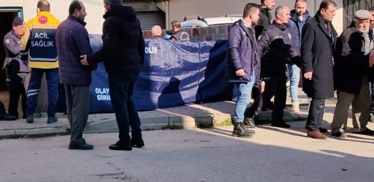 Ara sokakta başından vurulmuş olarak ölü bulundu